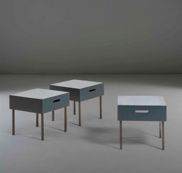 Set di tre tavoli bassi con struttura in metallo laccato e legno laccato.  - Asta PopUp Design - Associazione Nazionale - Case d'Asta italiane