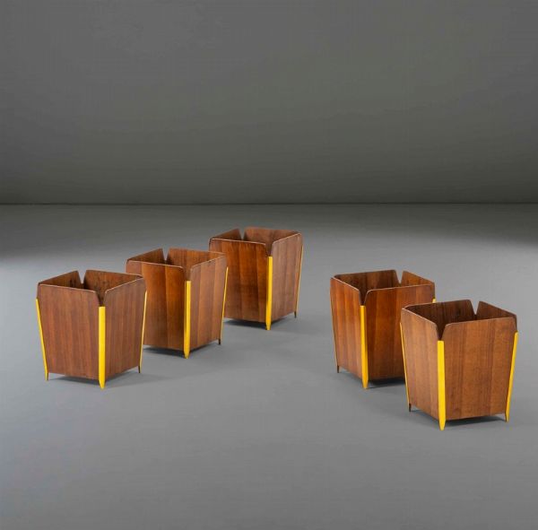 Set di cinque gettacarte con struttura in legno e particolari in ottone  - Asta PopUp Design - Associazione Nazionale - Case d'Asta italiane