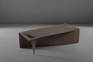 Tavolo basso con struttura in ferro sagomato.  - Asta PopUp Design - Associazione Nazionale - Case d'Asta italiane