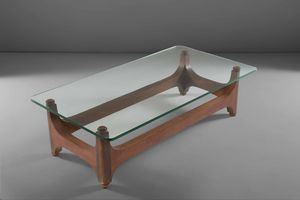 Tavolo basso con base in legno e piano con cristallo molato di forte spessore.  - Asta PopUp Design - Associazione Nazionale - Case d'Asta italiane