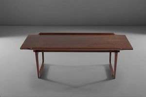 Tavolo basso con struttura in legno e piano con bordo a vassoio.  - Asta PopUp Design - Associazione Nazionale - Case d'Asta italiane