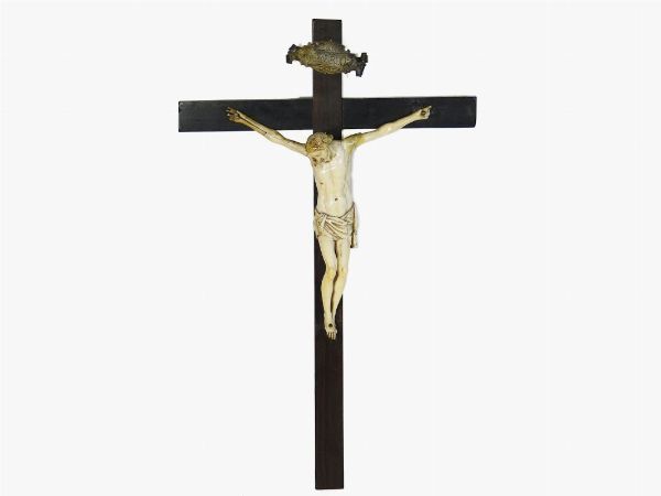 Cristo in avorio  - Asta Un antico casale: arredi e collezioni - III - Associazione Nazionale - Case d'Asta italiane