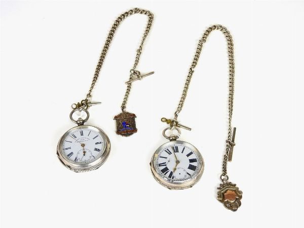 Due orologi da tasca in argento  - Asta Un antico casale: arredi e collezioni - III - Associazione Nazionale - Case d'Asta italiane