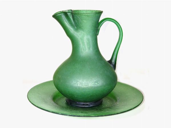 Grande caraffa in vetro soffiato verde  - Asta Un antico casale: arredi e collezioni - III - Associazione Nazionale - Case d'Asta italiane