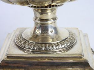 Zuccheriera in argento  - Asta Un antico casale: arredi e collezioni - III - Associazione Nazionale - Case d'Asta italiane