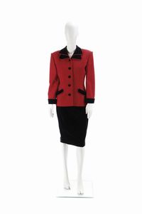 KAMALI NORMA - Tailleur giacca rossa con doppio colletto, tasche e polsini in velluto nero a contrasto,gonna in velluto nera. Taglia 44IT.Anni 90.