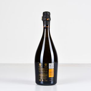 Veuve Clicquot, Champagne La Grande Dame Brut  - Asta Summer Wine | Cambi Time - Associazione Nazionale - Case d'Asta italiane