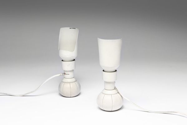 SARFATTI GINO (1912 - 1985) : Coppia di lampade da tavolo P600 per Arteluce  - Asta ASTA 332 - DESIGN (online ) - Associazione Nazionale - Case d'Asta italiane