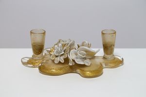 POLI FLAVIO (1900 - 1984) - Portacandele in vetro massiccio sommerso con strato interno in avventurina  e applicazione di fiori in lattimo e oro, per Seguso Vetri d'Arte.