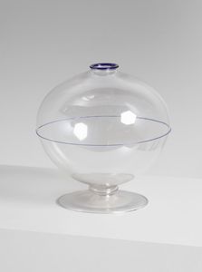 SAIAR FERRO TOSO - attribuito. Vaso in sottilissimo vetro trasparente azzurrino decorato con sottile filamento blu sul corpo e sulla bocca. Base a disco.