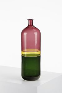 WIRKKALA TAPIO (1915 - 1985) - Vaso a doppio incamo della serie bolle nei colori ametista, verde mela e pagliesco, produzione Venini. Modello del 1966.
