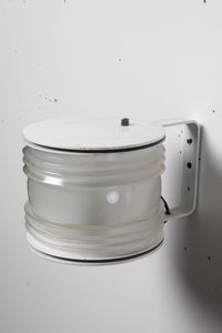 COLOMBO JOE (1930 - 1971) : Coppia di lampade da parete Optical per Oluce  - Asta ASTA 332 - DESIGN (online ) - Associazione Nazionale - Case d'Asta italiane