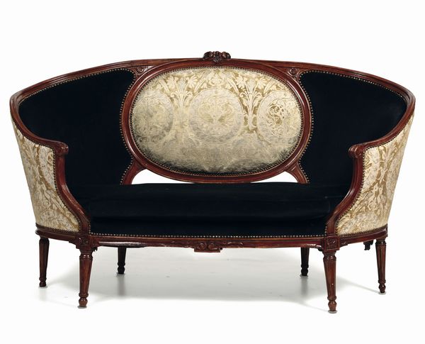 Salotto composto da divano e coppia di poltrone, XVIII secolo  - Asta Arredi | Cambi Time - Associazione Nazionale - Case d'Asta italiane