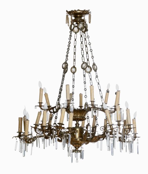 Grande lampadario a 28 luci in bronzo dorato e cristalli, XIX secolo  - Asta Arredi | Cambi Time - Associazione Nazionale - Case d'Asta italiane