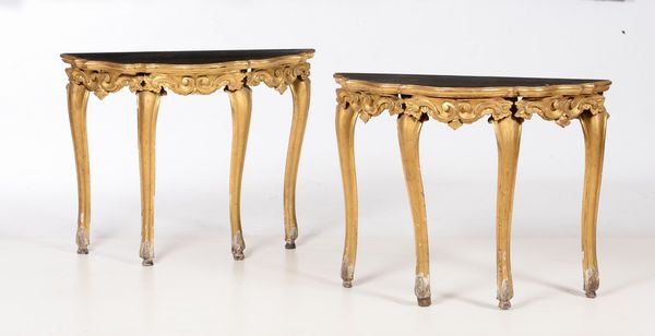 Coppia di consoles in legno intagliato e dorato, XIX secolo  - Asta Arredi | Cambi Time - Associazione Nazionale - Case d'Asta italiane