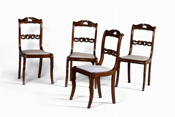 Quattro sedie in mogano con schienale a giorno a traversa sagomata XIX secolo  - Asta Arredi | Cambi Time - Associazione Nazionale - Case d'Asta italiane