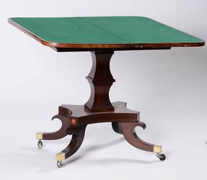 Tavolino da gioco in mogano, XIX-XX secolo  - Asta Arredi | Cambi Time - Associazione Nazionale - Case d'Asta italiane