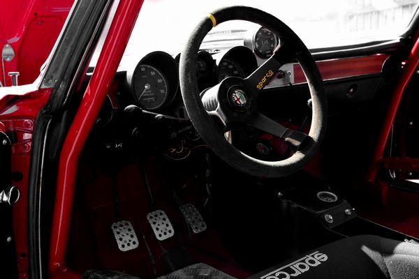Alfa Romeo : 2000 GT Veloce (Bertone)  - Asta Automobili sportive e da competizione - Associazione Nazionale - Case d'Asta italiane
