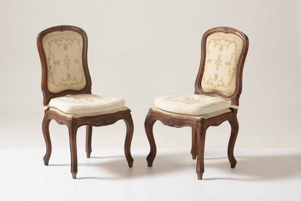 Coppia di sedie in legno intagliato  - Asta Da una collezione genovese | Cambi Time - Associazione Nazionale - Case d'Asta italiane