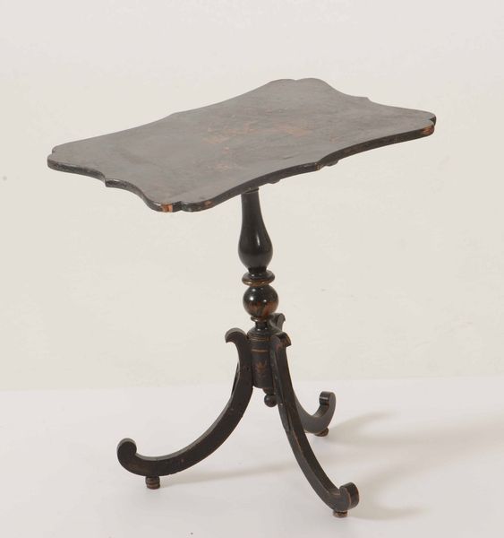 Tavolino in legno laccato a cineserie  - Asta Da una collezione genovese | Cambi Time - Associazione Nazionale - Case d'Asta italiane