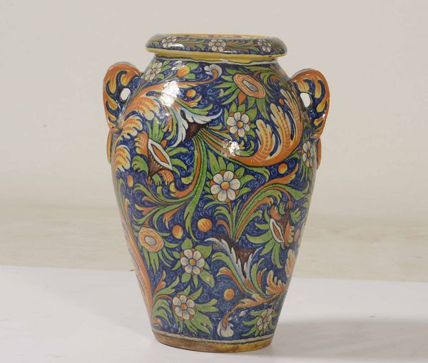 Grande vaso in maiolica, XX secolo  - Asta Da una collezione genovese | Cambi Time - Associazione Nazionale - Case d'Asta italiane