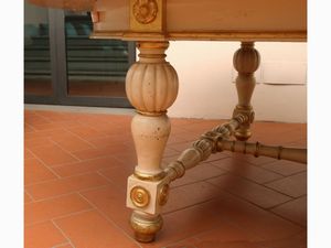 Grande tavolo in legno intagliato, laccato e dorato  - Asta Arredi da Palazzo Compagni a Firenze - Associazione Nazionale - Case d'Asta italiane