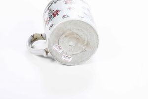 Grande tazza Probabilmente Parigi, inizio del XX secolo  - Asta Ceramiche e Arredo per la Tavola | Cambi Time - Associazione Nazionale - Case d'Asta italiane