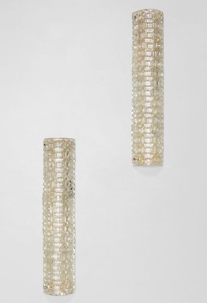 Coppia di lampade a parete con struttura in metallo e diffusore in vetro di Murano.  - Asta Design Lab - Associazione Nazionale - Case d'Asta italiane