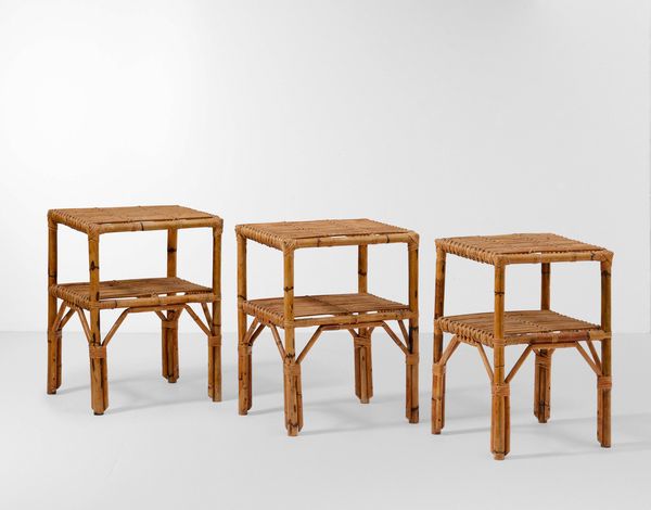 Set di tre tavoli occasionali con struttura in bamb e vimini.  - Asta Design Lab - Associazione Nazionale - Case d'Asta italiane