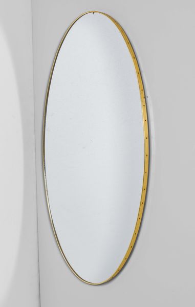 Due specchi ovali con struttura in legno e profilo in ottone.  - Asta Design Lab - Associazione Nazionale - Case d'Asta italiane