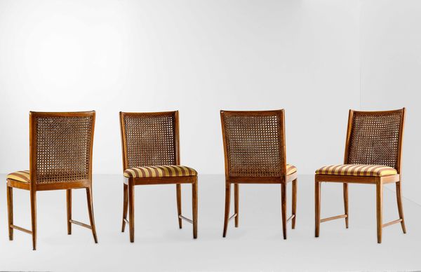 Quattro sedie con struttura in legno, schienale in paglia di Vienna e rivestimenti in tessuto.  - Asta Design Lab - Associazione Nazionale - Case d'Asta italiane