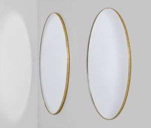 Due specchi ovali con struttura in legno e profilo in ottone.  - Asta Design Lab - Associazione Nazionale - Case d'Asta italiane