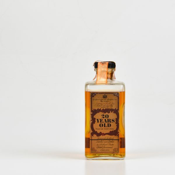 Justerini & Brooks, Finest Malt Scotch Whisky 20 years old Decanter  - Asta Heritage. Vini e Distillati da Collezione - Associazione Nazionale - Case d'Asta italiane