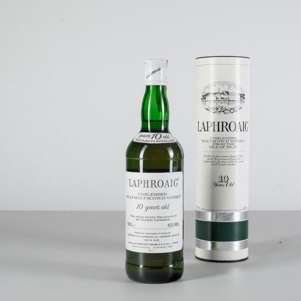 Laphroaig, Unblended Islay Malt Scotch Whisky 10 years old  - Asta Heritage. Vini e Distillati da Collezione - Associazione Nazionale - Case d'Asta italiane