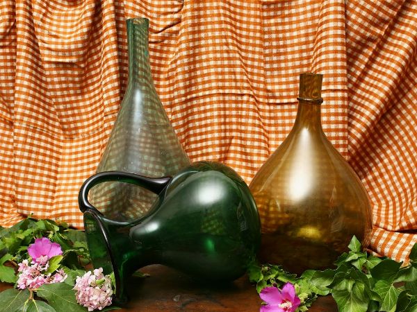 Tre vasi in vetro verde di Empoli  - Asta Stile toscano: curiosit da una residenza di campagna - Associazione Nazionale - Case d'Asta italiane