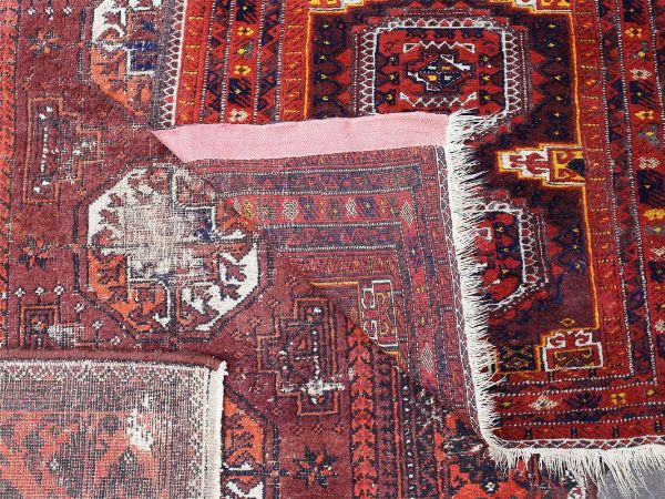 Due tappeti caucasici di vecchia manifattura  - Asta Stile toscano: curiosit da una residenza di campagna - Associazione Nazionale - Case d'Asta italiane
