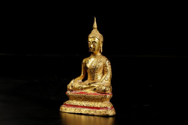 Figura di Buddha Sakyamuni in bronzo laccato e dorato, Thailandia, XIX secolo  - Asta Arte Orientale | Cambi Time - Associazione Nazionale - Case d'Asta italiane