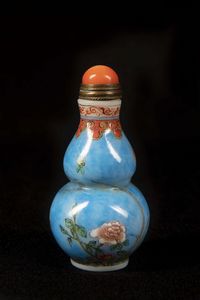 Snuff bottle a doppia zucca in vetro dipinto con decori floreali, Cina, Dinastia Qing, XIX secolo  - Asta Arte Orientale | Cambi Time - Associazione Nazionale - Case d'Asta italiane