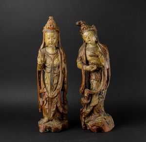 Due figure di Guanyin scolpite in legno con tracce di policromia, Cina, Dinastia Qing, XIX secolo  - Asta Arte Orientale | Cambi Time - Associazione Nazionale - Case d'Asta italiane