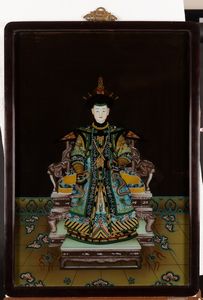 Dipinto su vetro raffigurante imperatore, Cina, XX secolo  - Asta Arte Orientale | Cambi Time - Associazione Nazionale - Case d'Asta italiane