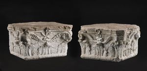 MANIFATTURA DEL XVI SECOLO - Coppia di capitelli corinzi angolari in pietra.