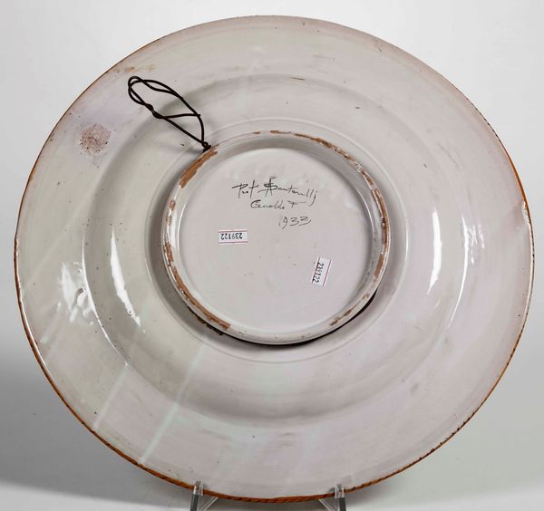Grande piatto. Gualdo Tadino, Manifattura Santarelli, 1933  - Asta Ceramiche | Cambi Time - Associazione Nazionale - Case d'Asta italiane