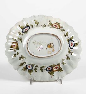Una bacinella Albisola, Manifattura Ravano, 1930 circa  - Asta Ceramiche | Cambi Time - Associazione Nazionale - Case d'Asta italiane