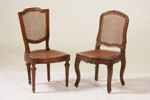 Due sedie diverse in legno  - Asta Antiquariato | Cambi Time - Associazione Nazionale - Case d'Asta italiane