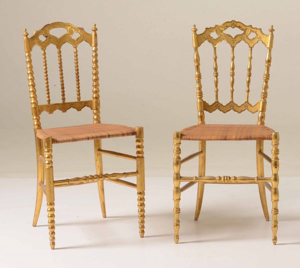 Due sedie stile chiavarine in legno dorato  - Asta Antiquariato | Cambi Time - Associazione Nazionale - Case d'Asta italiane