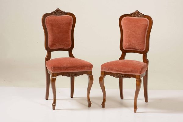 Coppia di sedie in legno intagliato  - Asta Antiquariato | Cambi Time - Associazione Nazionale - Case d'Asta italiane
