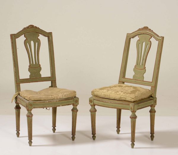 Due sedie in stile Luigi XVI laccate verdi  - Asta Antiquariato | Cambi Time - Associazione Nazionale - Case d'Asta italiane