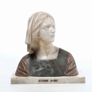 Figura in marmo raffigurante Giovanna D'Arco  - Asta Antiquariato | Cambi Time - Associazione Nazionale - Case d'Asta italiane