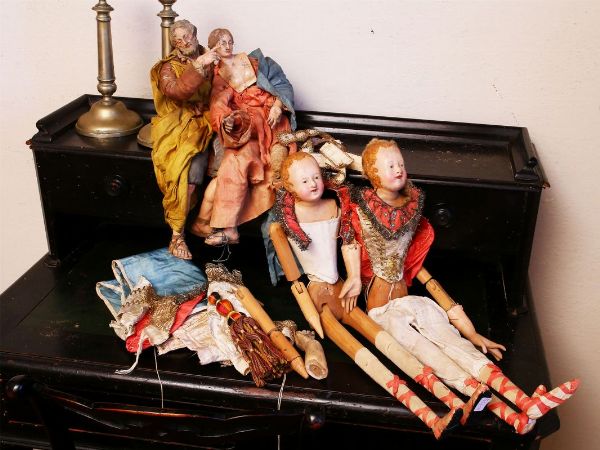 Quattro figure da presepe  - Asta Arredi e Dipinti dall'antica Fattoria Franceschini, in parte provenienti da Villa I Pitti - Associazione Nazionale - Case d'Asta italiane