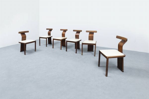PRODUZIONE ITALIANA : Sei sedie con schienale in legno curvato  seduta imbottita rivestita in similpelle. Anni '50 cm 80x42x44  - Asta Asta 193 Design - Associazione Nazionale - Case d'Asta italiane